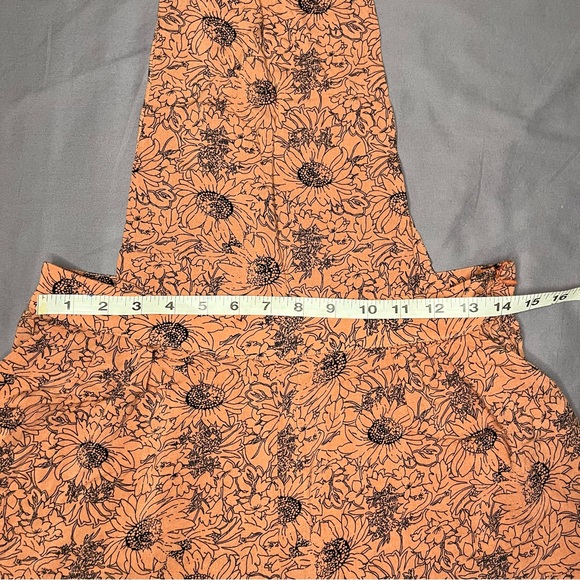 En Creme size medium black & pink capri jumpsuit with crochet straps - Picture 10 of 12